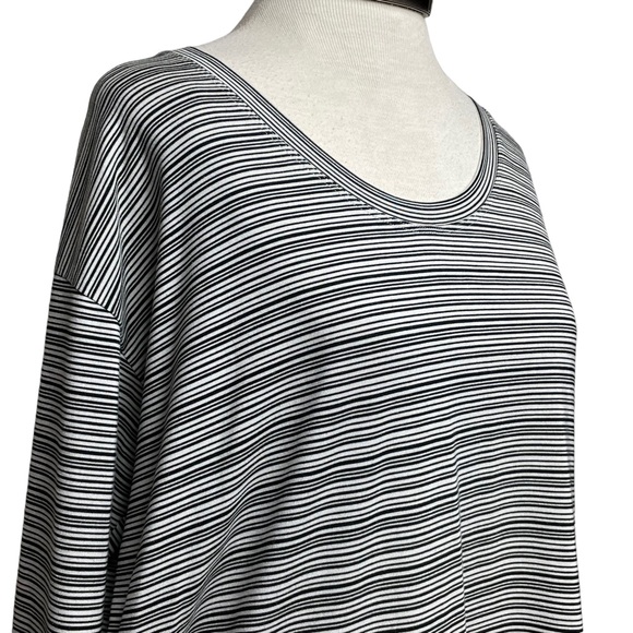 Athleta Women’s Cloudlight Stratus Black/Ivory Striped Top Scoop Neck LS Sz M - Picture 5 of 14